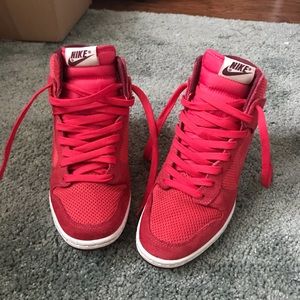 Red, Nike Dunk Sky Hi Essential